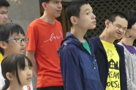 小西羅亞合唱團 小西羅亞合唱團